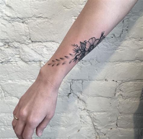 These tattoos can give you an idea of how it might feel to ink a tattoo that small, preparing you to ink tattoos in bigger … 50 Amazing Wrist Tattoos For Men & Women - TattooBlend