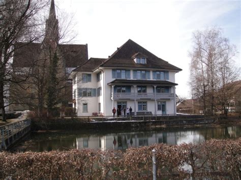 Erwerb des freulerpalastes in näfels zu eigentum. Zentralschweiz | Oldtimer Kulturreisen