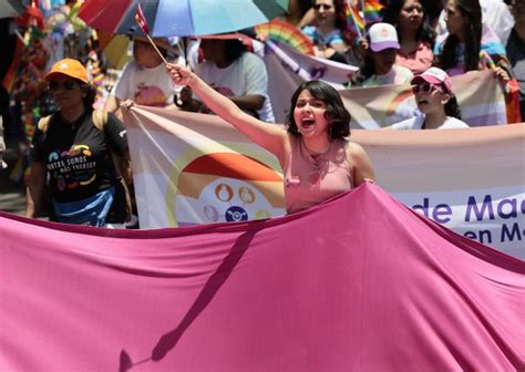 marcha lencha celebra tercera edición en defensa de la diversidad en la capital mexicana