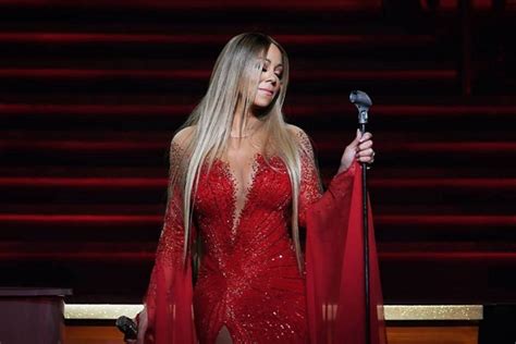 La diva interpretó los #1's de su carrera y varios hits, todo bajo una línea casi similar a su último show de las vegas, the butterfly returns, del que ha recuperado el vestuario, la puesta en. Grammy Award winner Mariah Carey Returns to Kuala Lumpur ...