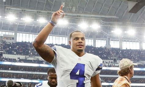 dak prescott comments on important viral video of himself throwing away trash for the win