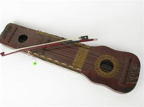 Vintage Ukelin Stringed Instrument Lot 745
