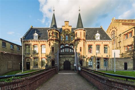 Leeuwarden is a city and municipality in friesland in the netherlands. De 10 mooiste bezienswaardigheden van Leeuwarden | A Guide ...