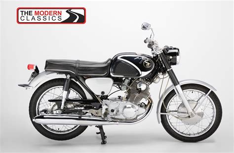Claimed horsepower was 24.0 hp (17.9 kw) @ 9000 rpm. 1967 Honda CB77 Superhawk