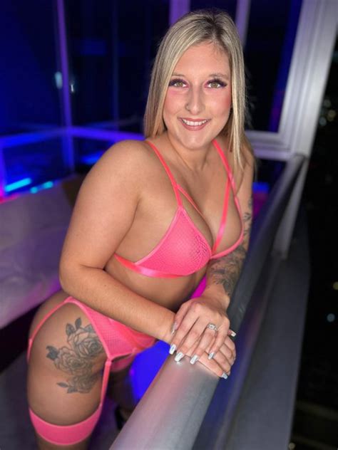 TW Pornstars Hotwife Lexi Love Exxxotica Chi Pictures And Videos From Twitter