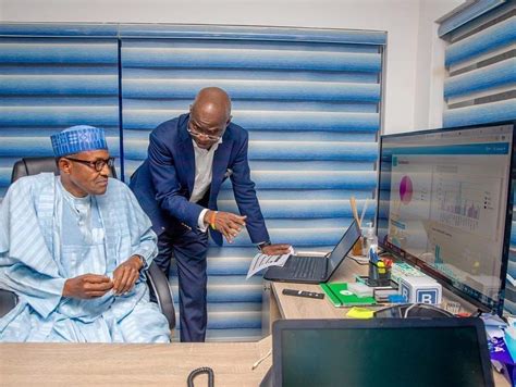 President Buhari At The Apc Situation Room Pictures Politics Nigeria