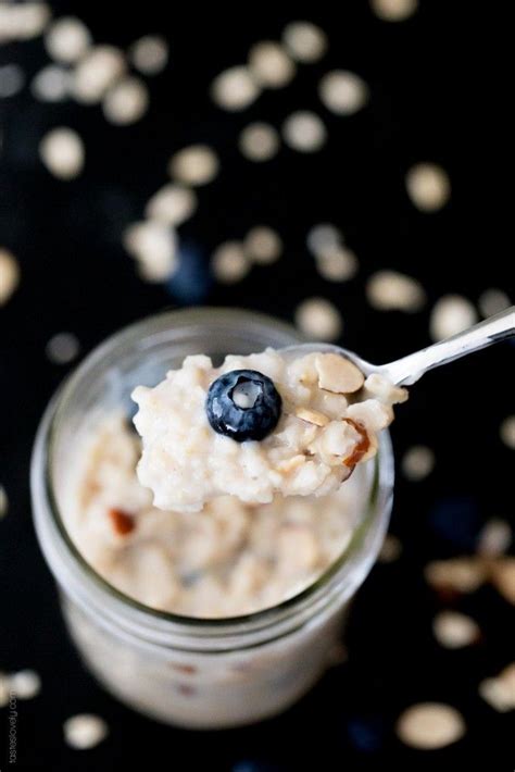 1/4 cup greek yogurt (for protein). Vanilla Almond Overnight Oatmeal with Blueberries | Low ...