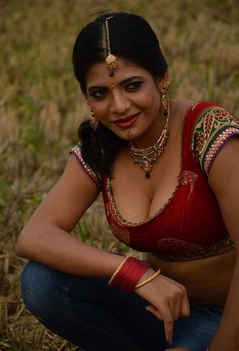 Tamil Actress Hot Cleavage Actress Wallpapers Hot Wallpapers