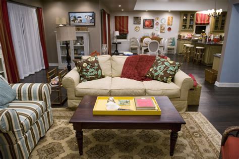 Image #21 from 38, modern family dunphy house floor plan. Decorate Your Home In Modern Family Style: Phil And Claire ...