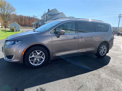 2017 Chrysler Pacifica Touring Plus Bellers Auto