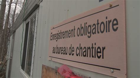Trouvez/téléchargez des ressources graphiques affiche covid 19 gratuites. Réouverture complexe et coûteuse des chantiers de ...