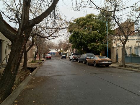 Un repaso por el número de enfermos actuales, curados y fallecidos en el distrito de la provincia de mendoza según los. Calles de Godoy Cruz - Mendoza, Argentina (Junio 27, 2016)