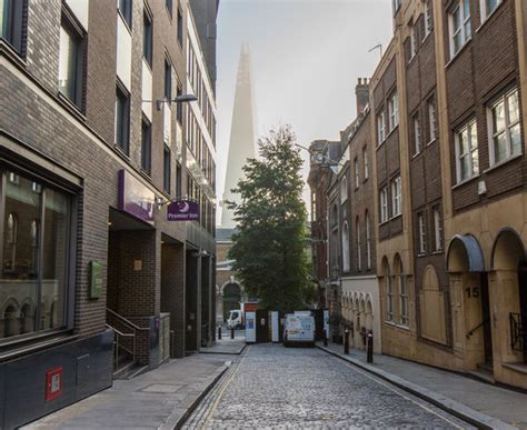 Tower of london là thắng cảnh gần nhất so với premier inn london bank tower. PREMIER INN LONDON BANK (TOWER) HOTEL - Reviews, Photos ...