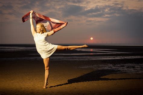 Dance Photo Shoot On The Beach Jonathan Thompson Photography