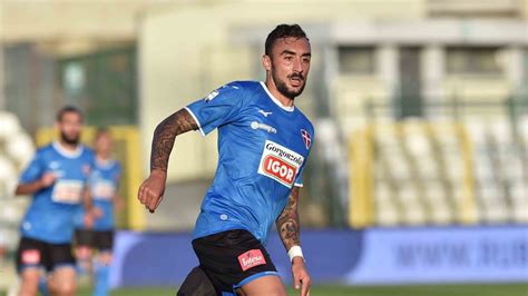 The current status of the logo is active, which means the logo is currently in use. Maglie Novara Calcio 2020-2021, l'esordio di Mizuno