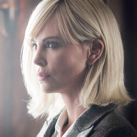 Pin By Shinn On Charlize Theron Atomic Blonde Charlize Theron Charlize Theron Hair Atomic Blonde