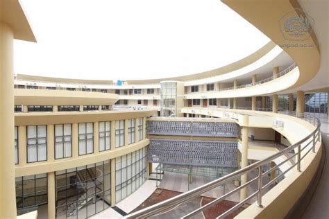 Jalan raya bandung sumedang km 21 jatinangor, bandung, jawa barat , kabupaten sumedang, jawa barat, telepon profil universitas padjadjaran. Gedung Rektorat Universitas Padjajaran | Jatinangor ...
