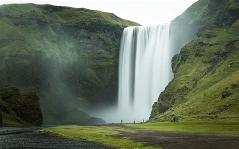 Icelands Curtain Waterfall Skogafoss