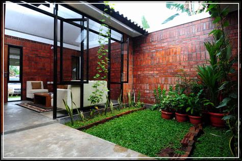 Desain Taman Dalam Rumah Yang Indah dan Minimalis - IlmuTeknikSipil.com