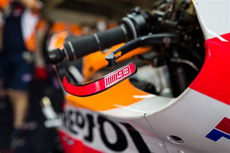 Find and save images from the marc marquez collection by anja (anjakramberger) on we heart it, your everyday app to get lost in what you love. motogp-hrc-marc-marquez-repsol-honda-injury-broken-arm-8 ...