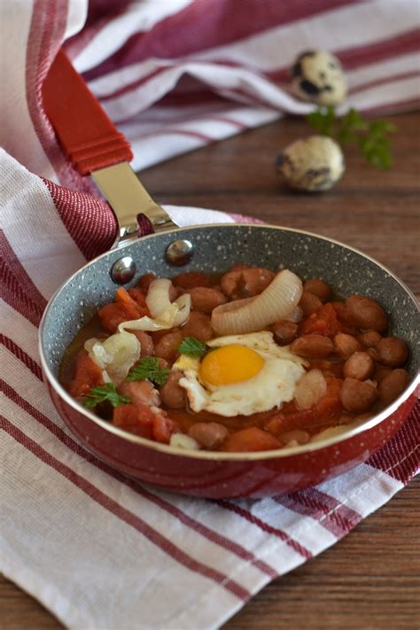 Check spelling or type a new query. Fagioli in padella con uova di quaglia | Fagioli in padella