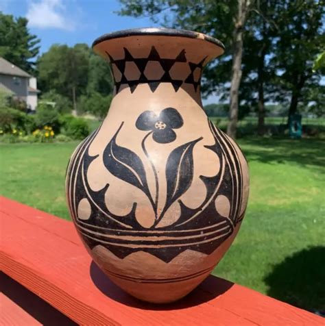S Santo Domingo Native American Kewa Pueblo Polychrome Pottery Jar