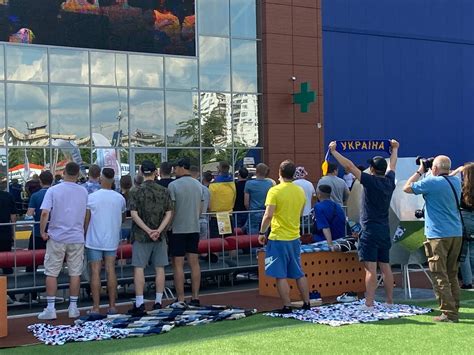 Збірна України грає із Північною Македонією: як вболівають ...