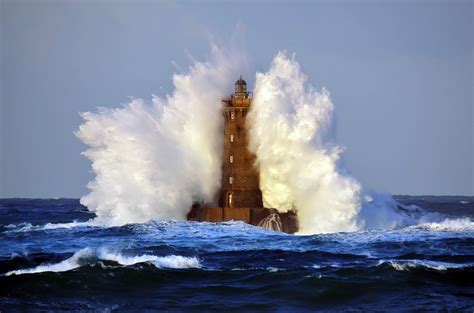 World Most Beautiful Lighthouses Outlook