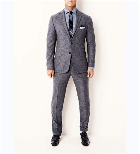 Tailored fit should offer you a consistent look and feel to the trouser leg, especially in the thigh and calf area. How a Formal Suit Should Fit & Finding the Right Suit | GQ ...