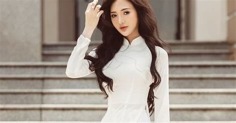 Hotgirl Quỳnh Như Duyên Dáng Với áo Dài Báo Dân Trí