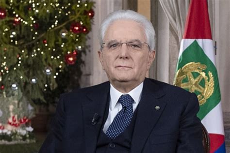 Come da tradizione, il discorso del presidente della repubblica sergio mattarella sarà trasmesso a reti unificate e comincerà alle 20:30 in punto, immediatamente dopo la chiusura del telegiornale di rai uno. Il Presidente e l'Ambiente - Il Giornale dell'Ambiente