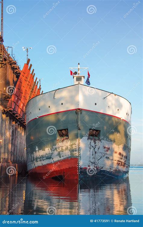 Cargo Ship Docked For Loading Stock Image Image Of Vessel Transport