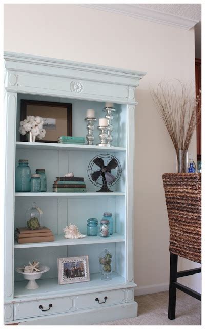 I recently had the pleasure of painted in annie sloan chalk paint graphite, mix of aubusson and florence, napoleonic blue and provence. jkelly: Painted Furniture Friday: Beachy Bookcase