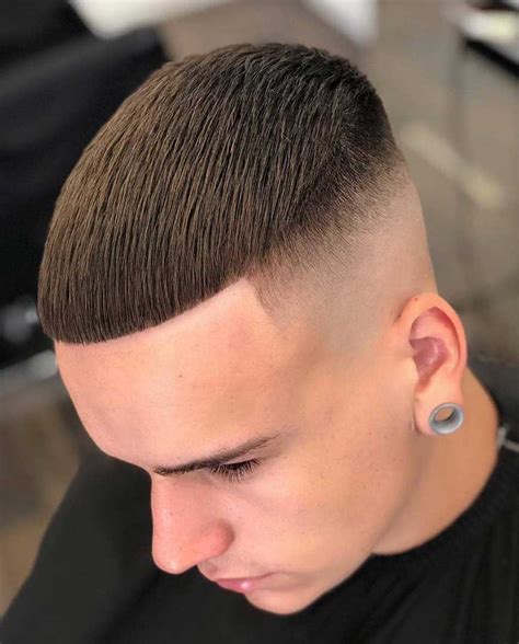 With so many new men's haircuts & hairstyles for 2021, it becomes very difficult to decide the best new haircut you should try in 2021. 40+ Best Crop Top Fade Haircuts for Men in 2021 - Men's ...