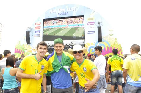 torcedores assistem ao jogo entre brasil e chile na fan fest em cuiabá fotos em mato grosso g1