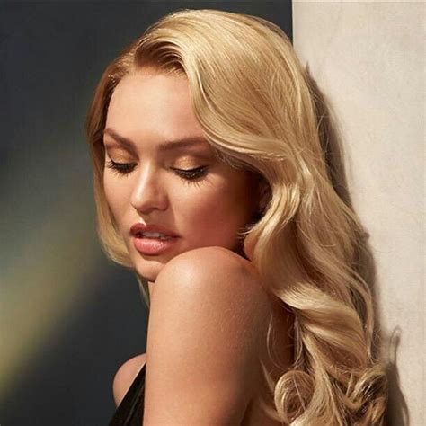 Retro Vintage Classic Hairstyle Candice Swanepoel 2015 Weekend Makeup