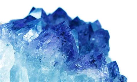 Blue Crystals Healing Benefits Uses And Varieties Explained Crystal Cafe