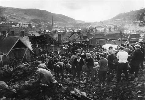 The True History Behind Elizabeth Ii And The Aberfan Disaster As Seen