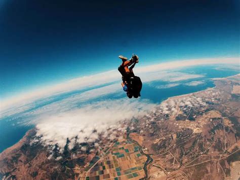 The Falling Speed Of Tandem Skydiving And How To Increase It