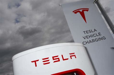 60 видео 125 просмотров обновлен 12 авг. New Tesla Supercharger can give 1000 miles of charge per ...