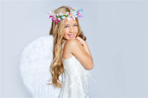 Girl Child Angel Costume Wings Wreath Flowers Smile Wallpaper