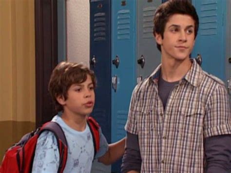 Saison 2 / Episodes de la série Les Sorciers de Waverly Place (Wizards