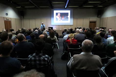 RNDr. Jiří Grygar, CSc.: Pluto nemá chybu | Moravská zemská knihovna v Brně