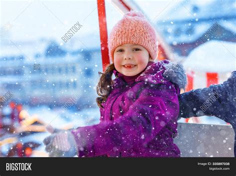 Little Cute Kid Girl Image And Photo Free Trial Bigstock