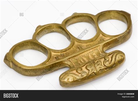 Imagen y foto Nudillo De Latón (prueba gratis) | Bigstock