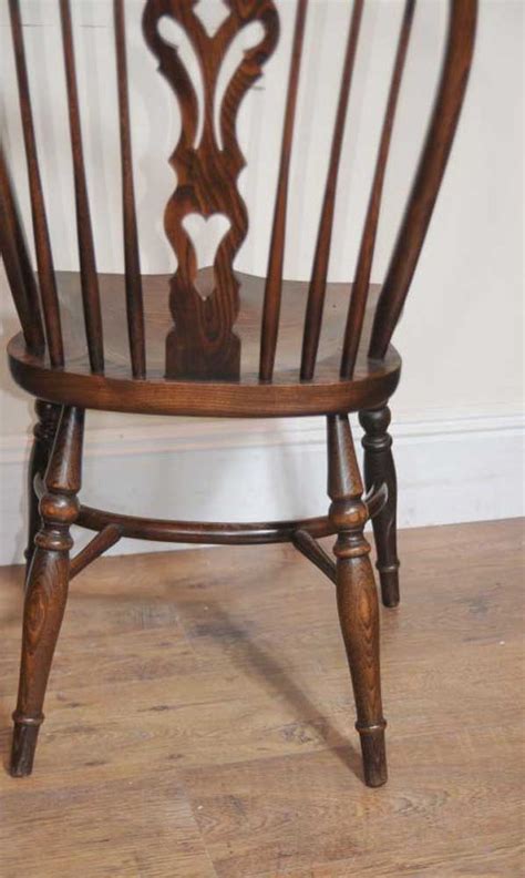 All of the windsor chairs we offer are built with a focus on quality construction and finish. 10 Antique Windsor Kitchen Dining Chairs Set