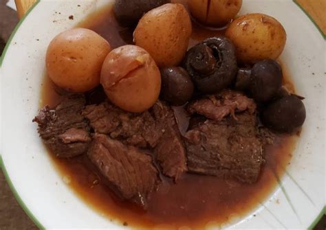 It's generously slathered with a delicious herb butter on the outside, tender and juicy on the inside, roasted with rich mushrooms and finished with a luscious gravy! Delicious Tender & Juicy Rump Roast Recipe by Cher - Cookpad