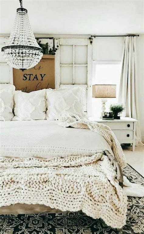 Welcome to our farmhouse bedrooms photo gallery showcasing multiple bedroom ideas of all types. 50 Rustic and Cozy Farmhouse Bedroom Designs For Your Next ...