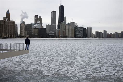 Brutal Cold Freezes Chicago Leaving Winter Scenes Nbc News