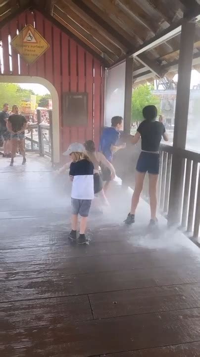 Girl Falls After Getting Splashed From Log Flume At Theme Park Jukin
